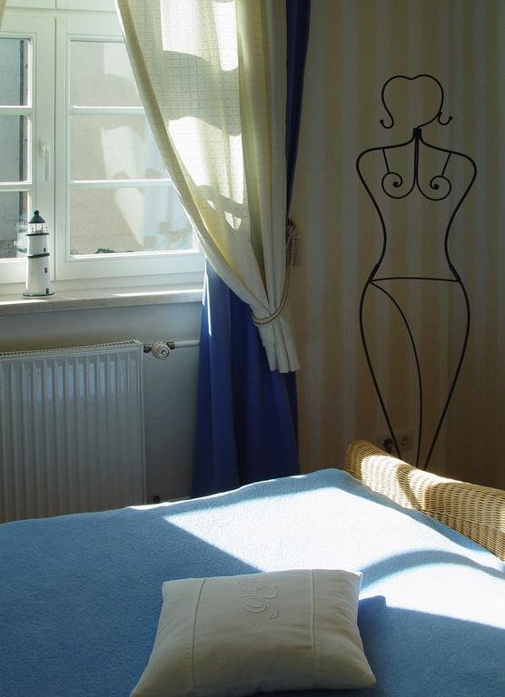 Hotel Altes Hafenhaus Rostock Rum bild